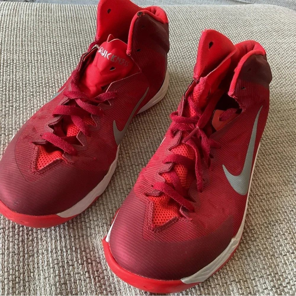 Nike Hyperquiknees Men Size 9 Red